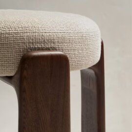 Barska stolica Granit Beige Chenille/Walnut