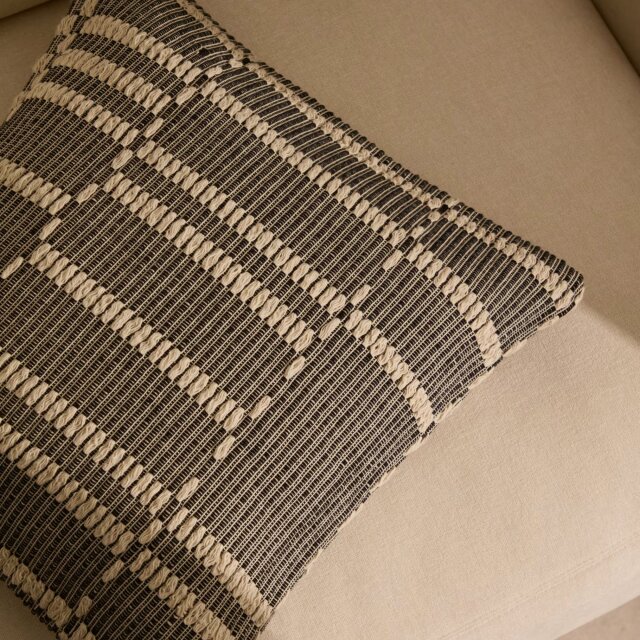 Jastučnica Kavri Black/Beige 50x50 cm